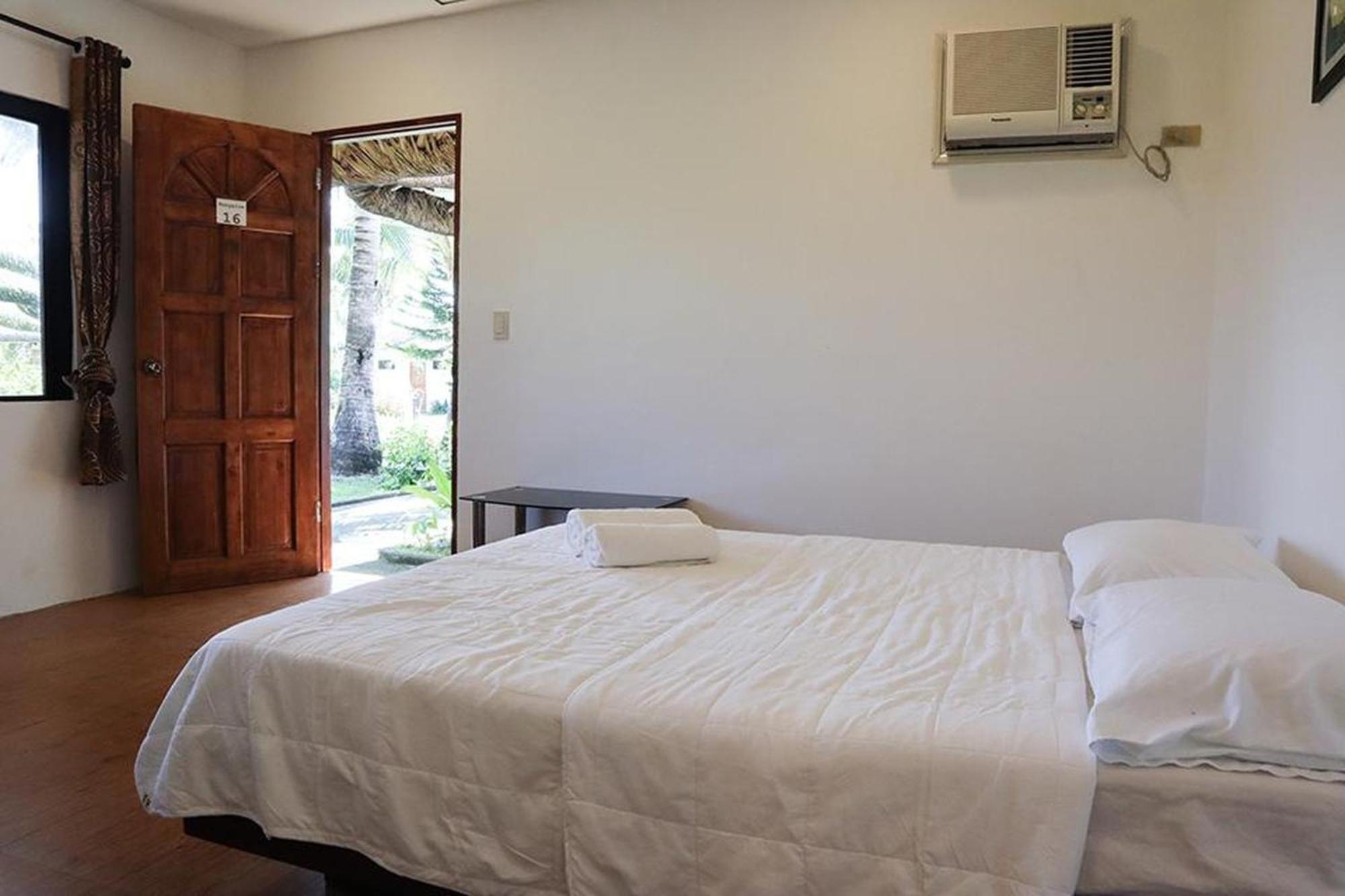 Ikani Surf Resort Pagudpud Room photo