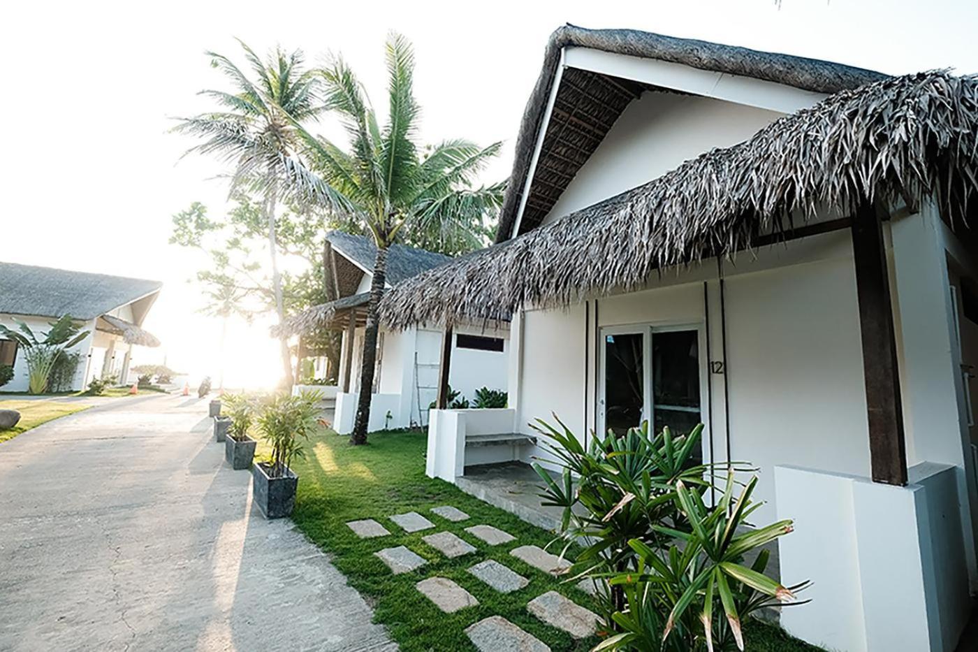 Ikani Surf Resort Pagudpud Room photo